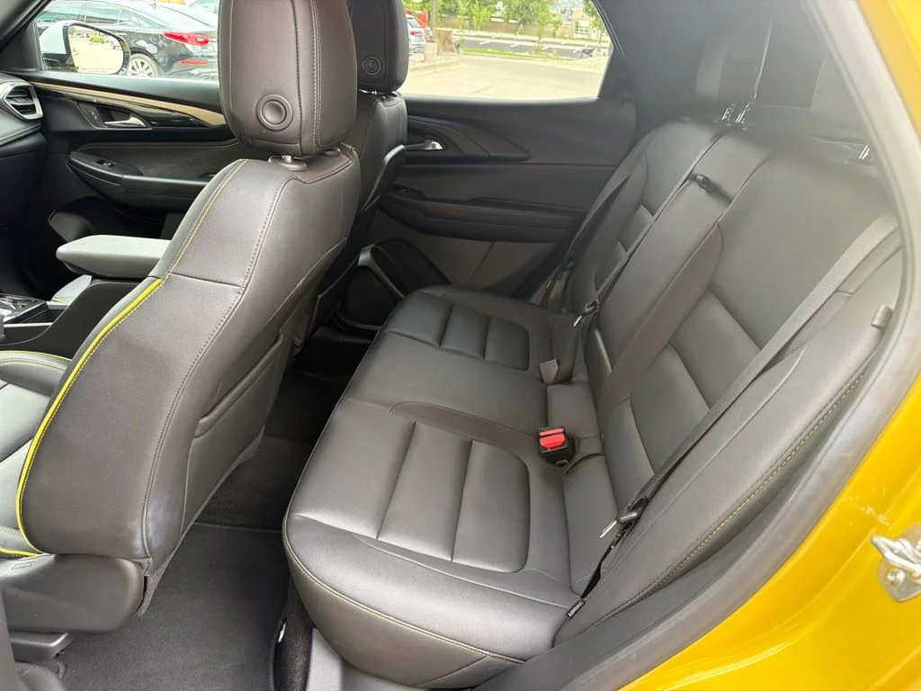 Used 2025 Yellow Chevrolet ACTIV image 19