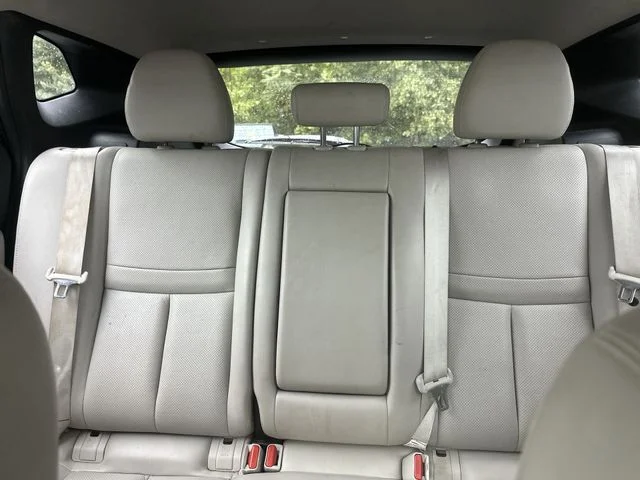 Used 2018 Silver Nissan SL image 29