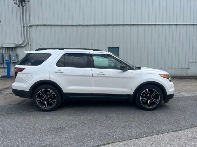 Used 2015 White Ford Sport image 4
