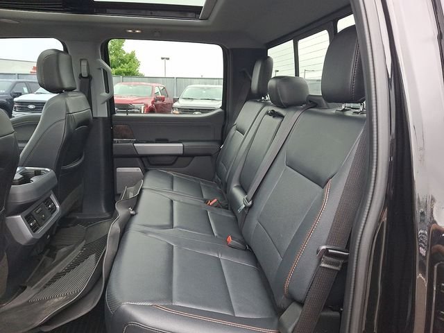 Used 2023  Ford Lariat image 10