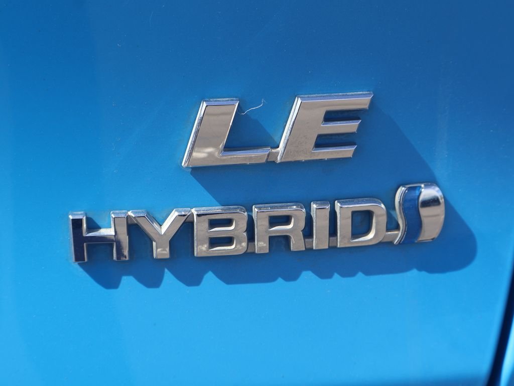 2019 Toyota RAV4 LE - Photo 6