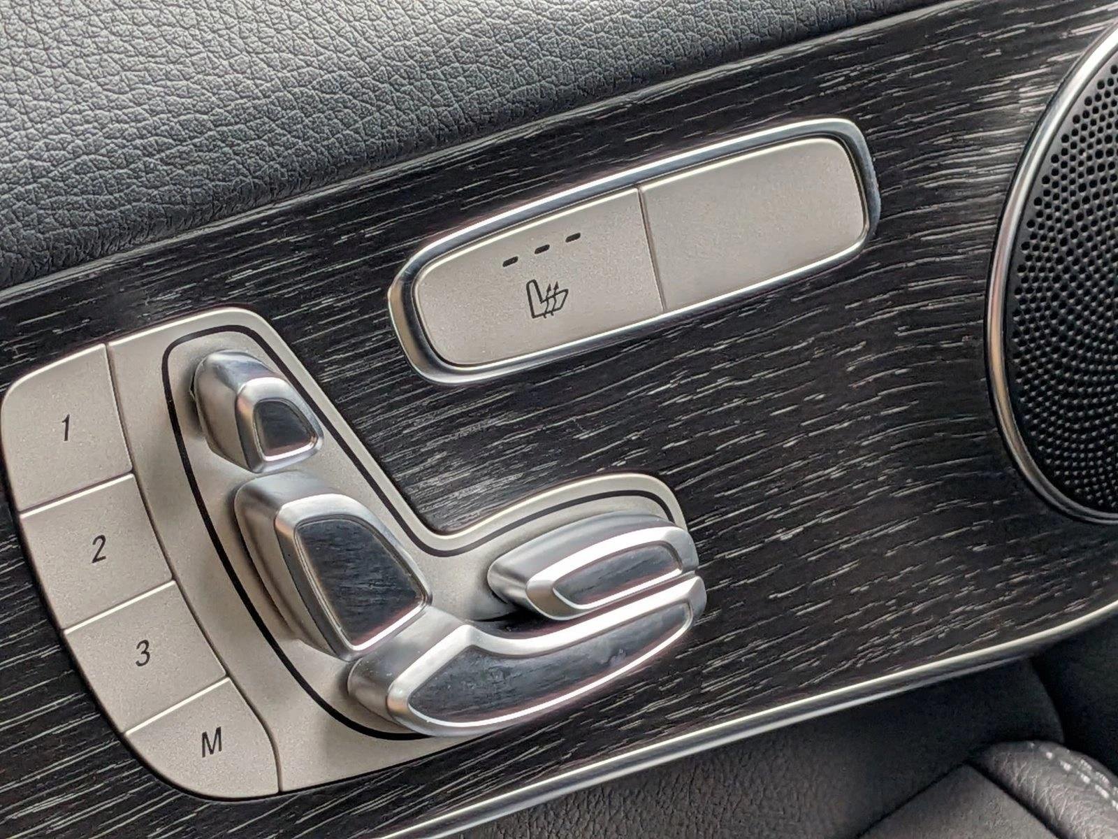 Used 2022 Obsidian Black Metallic Mercedes-Benz GLC 300 image 16