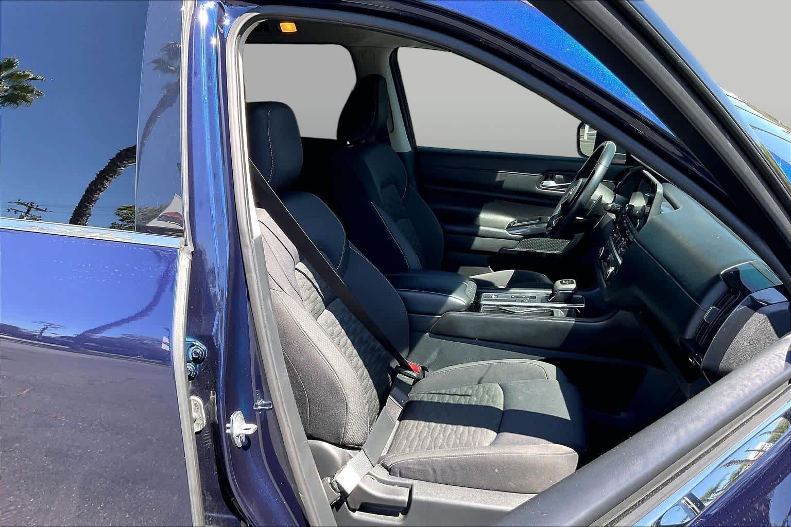 Used 2022 Deep Ocean Blue Pearl Nissan SV image 8