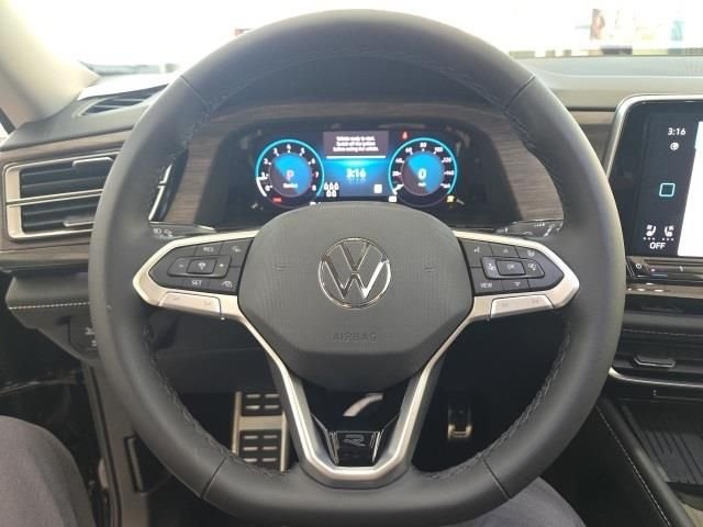 2025 Volkswagen Atlas SEL Premium R-Line - Photo 18