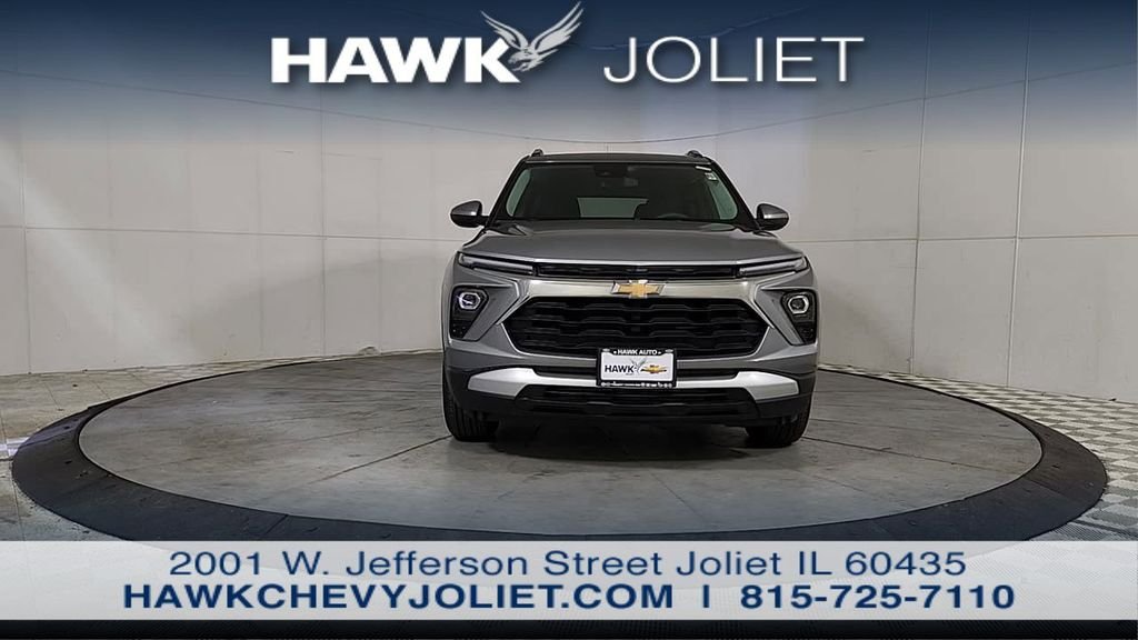 Used 2025 Gray Chevrolet LT image 3