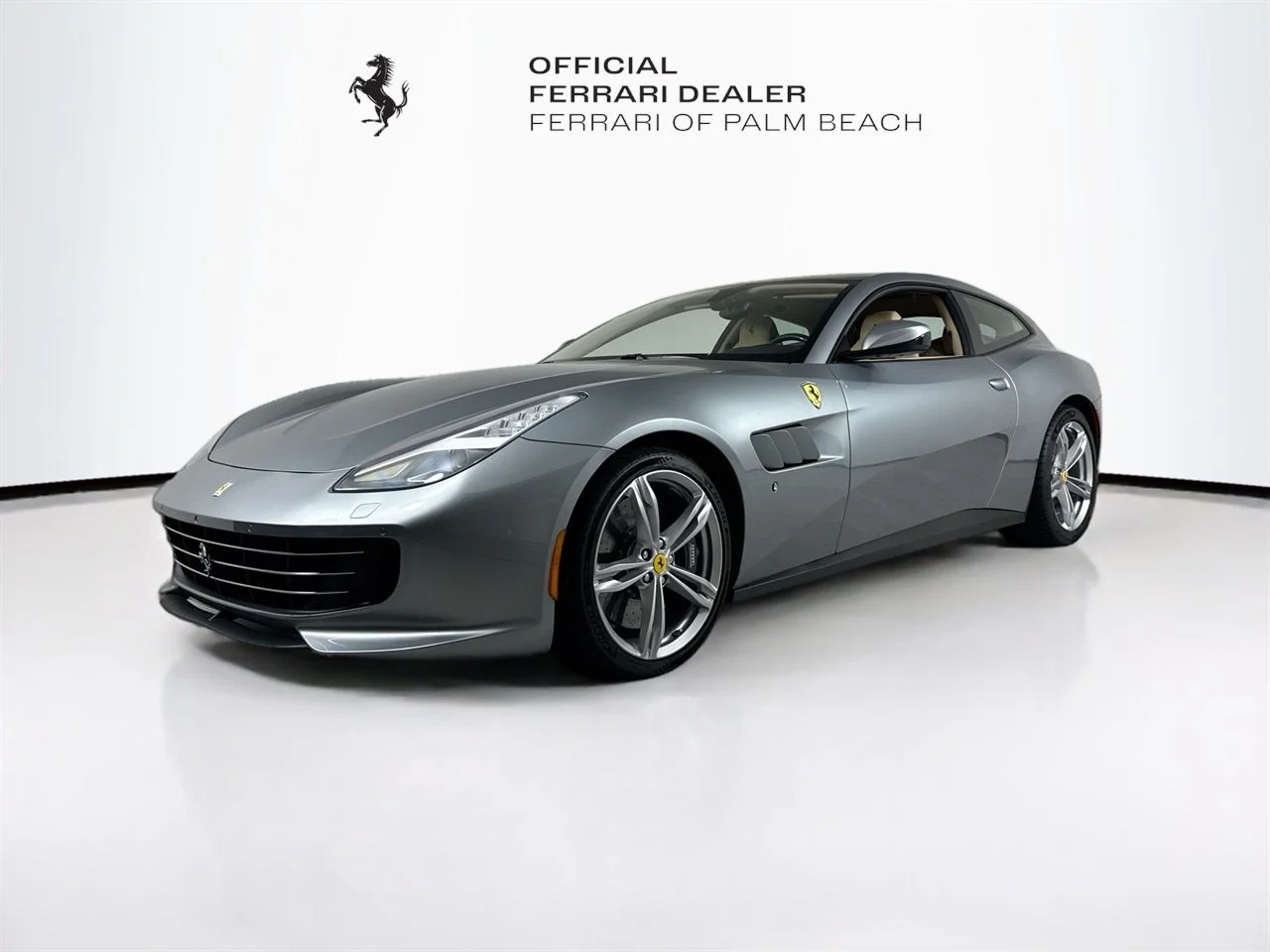 Certified Used 2018 Grigio Titanio Metall Ferrari V12 image 3