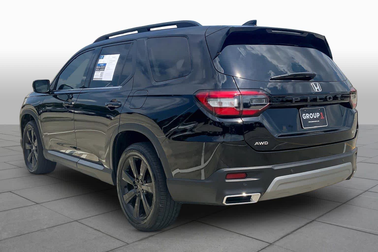Used 2024 Crystal Black Pearl Honda Touring image 12