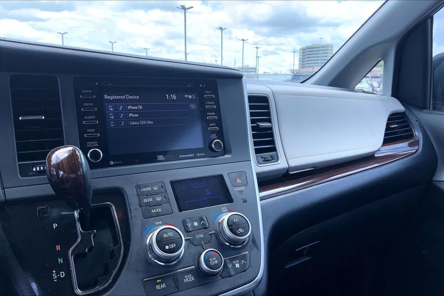 Used 2018 Toasted Walnut Pearl Toyota Limited image 35