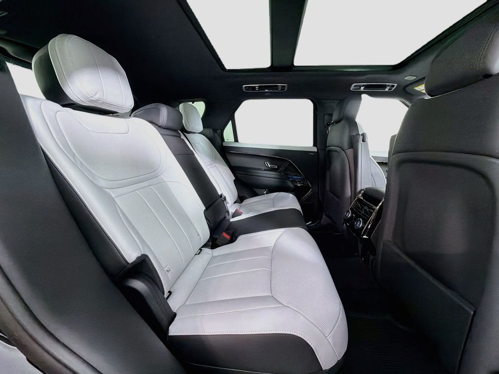 New 2027 Santorini Black Land Rover Dynamic SE P400 image 29