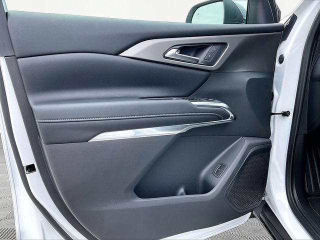 2027 Chevrolet Traverse LT - Photo 25