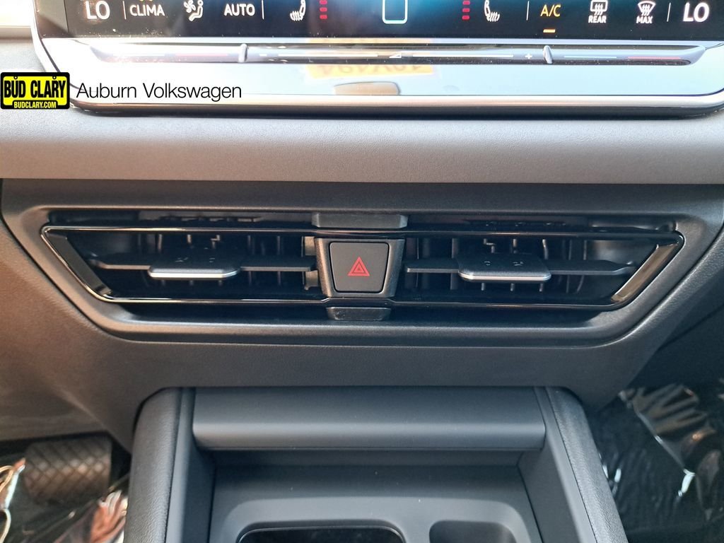 2025 Volkswagen Tiguan SE - Photo 27