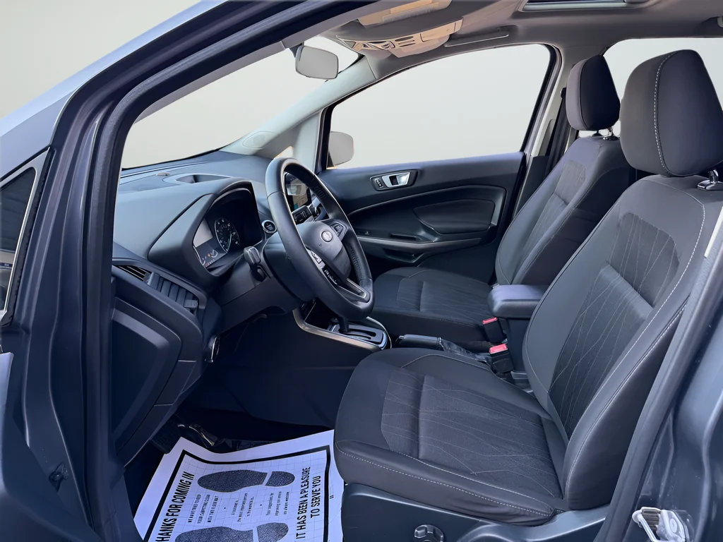 Used 2018 Gray Ford SE image 11