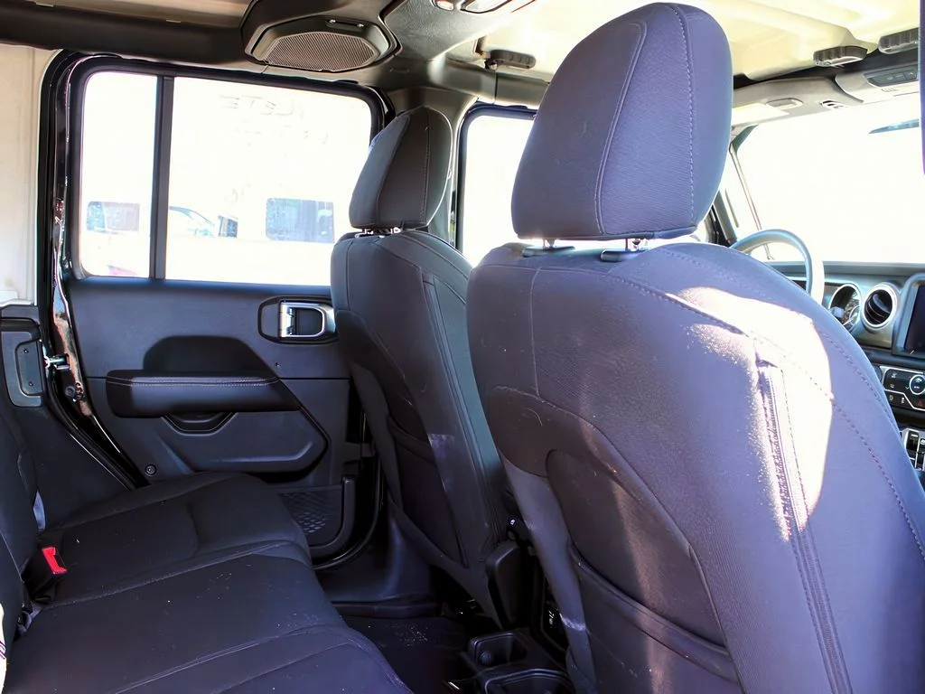 2023 Jeep Wrangler 4-Door Sahara - Photo 22