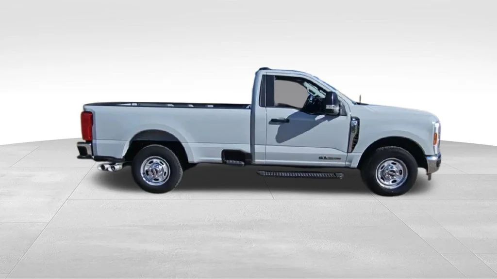 2025 Ford F-350 Super Duty XL - Photo 9