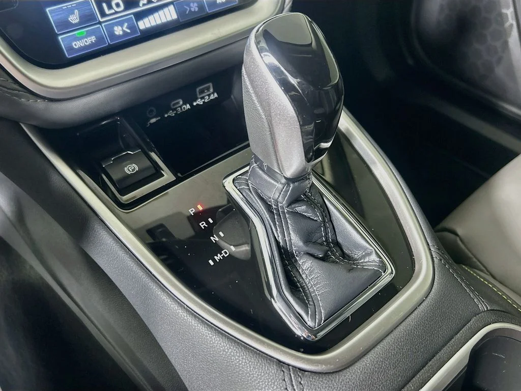 Used 2023 Ice Silver Metallic Subaru Onyx Edition image 18