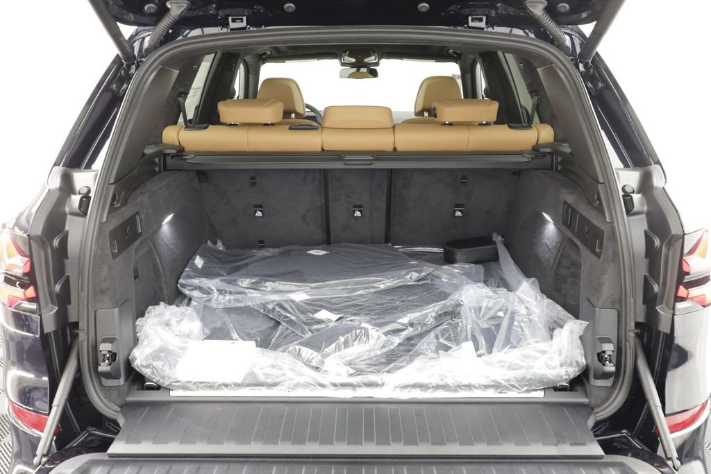 New 2026 Carbon Black Metallic BMW xDrive50e image 21