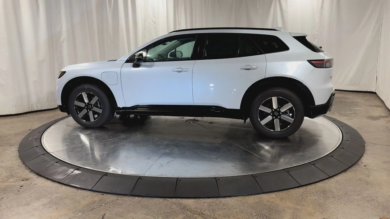 New 2026 Frostline White Pearl Honda Touring image 6