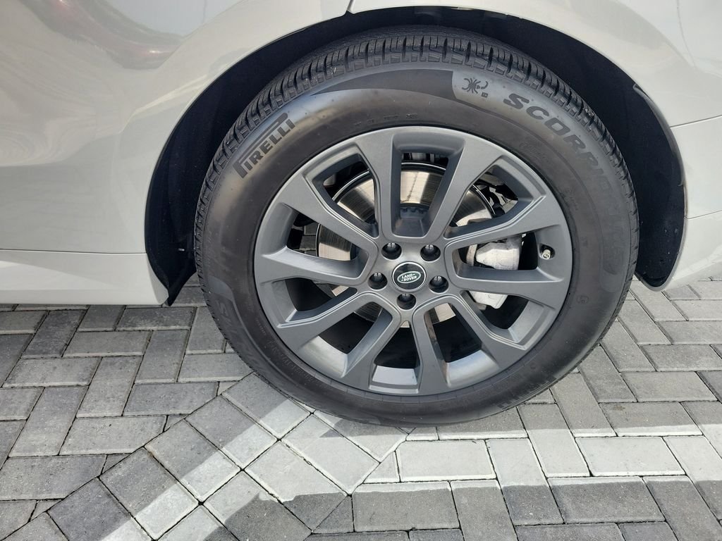 Certified Used 2025 Borasco Grey Metallic Land Rover Dynamic SE image 14
