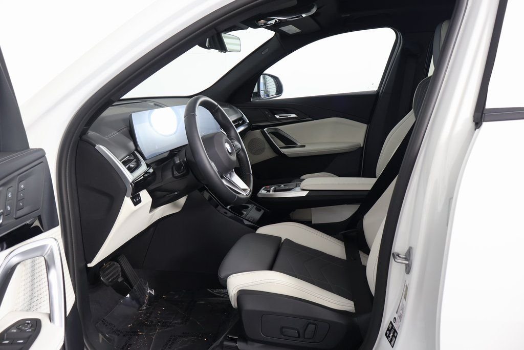 New 2026 Alpine White BMW xDrive28i image 5
