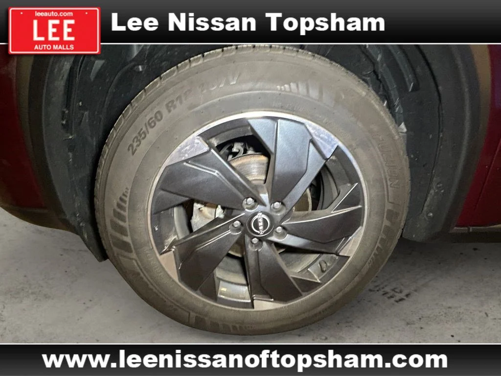 Used 2025 Scarlet Ember Tintcoat Nissan SV image 15