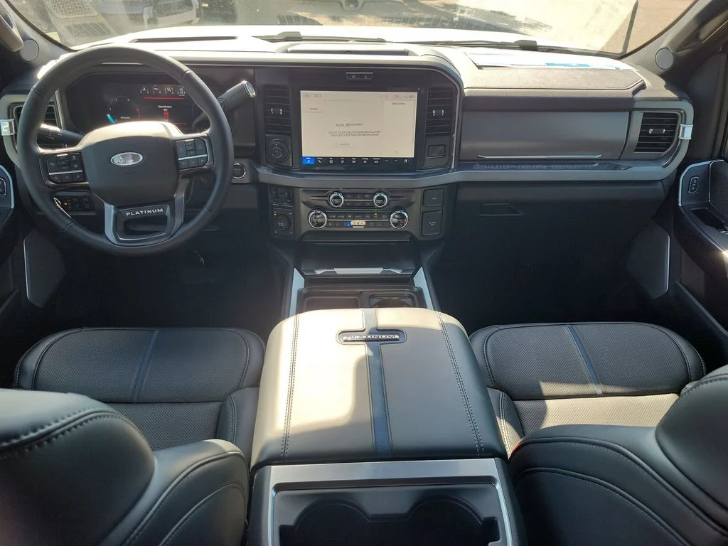 2025 Ford F-350 Super Duty Platinum - Photo 12