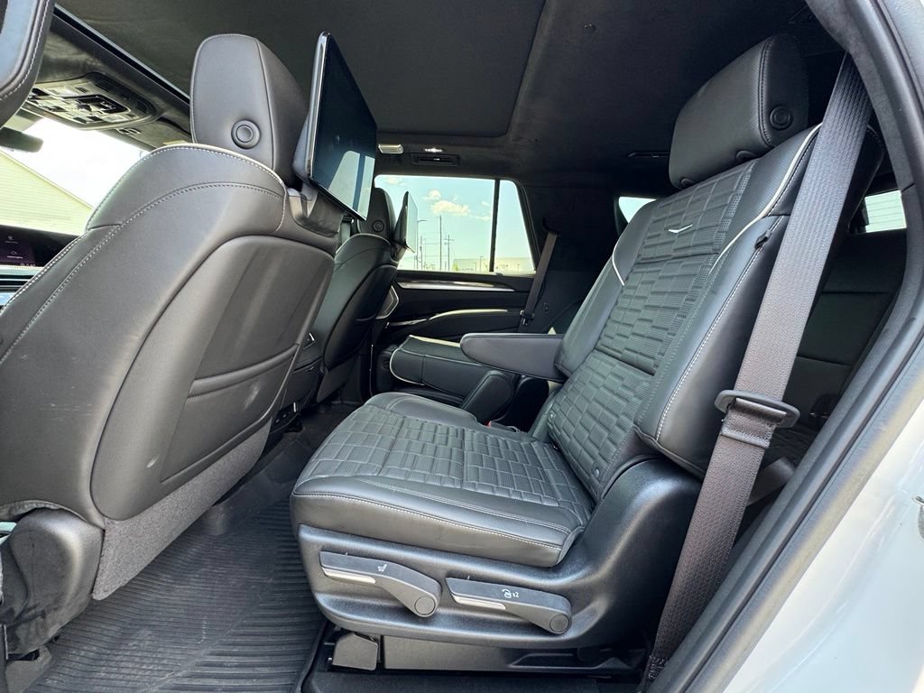 Used 2025 Crystal White Tricoat Cadillac Escalade-V image 34