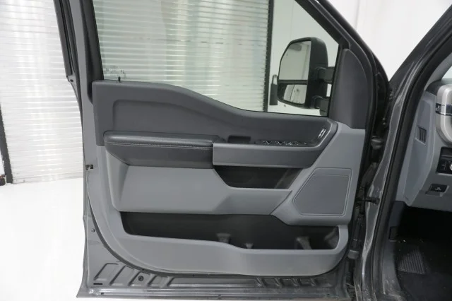 Used 2024  Ford XLT image 11