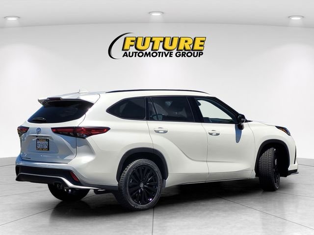 Used 2023 Beige Toyota Limited image 4