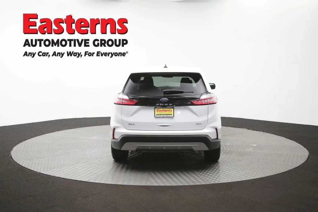 Used 2023 White Ford SEL image 37