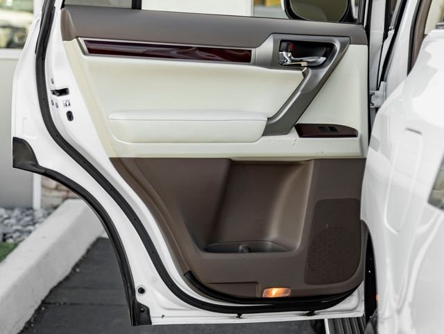 Used 2019 Starfire Pearl Lexus 460 image 23