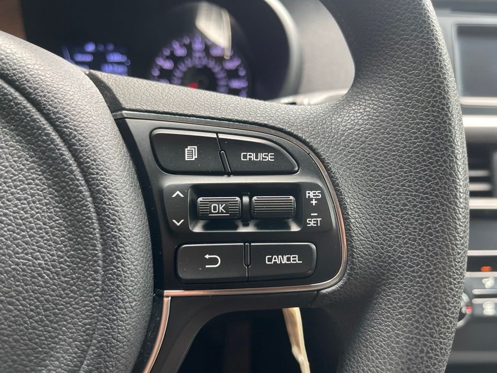 Used 2017 Silver Kia LX image 19