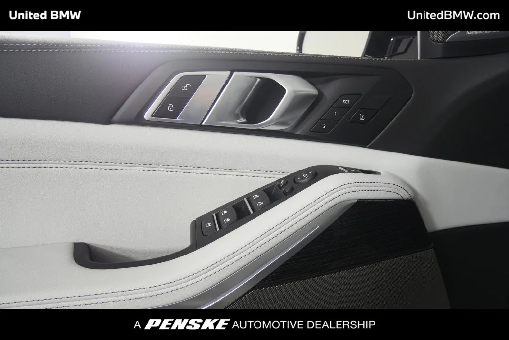New 2026 White Metallic BMW xDrive50e image 8