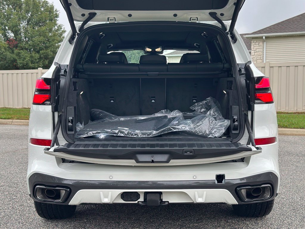 New 2026 Alpine White BMW xDrive40i image 24