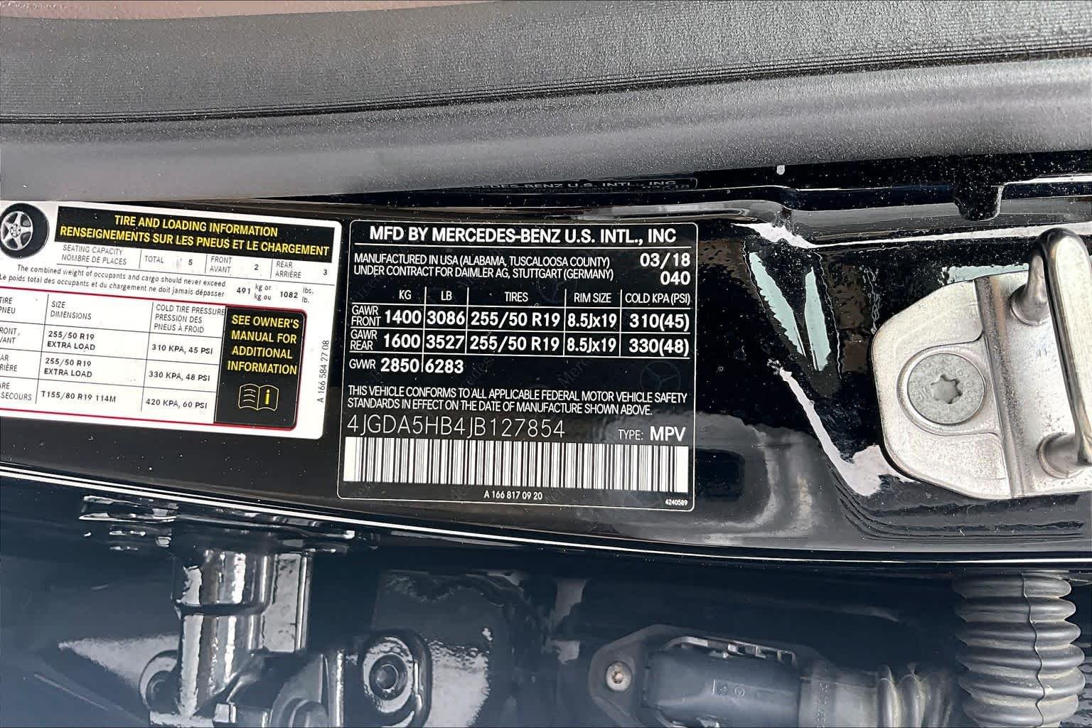 Used 2018 Obsidian Black Metallic Mercedes-Benz GLE 350 image 32