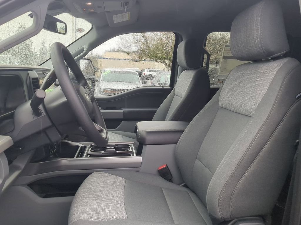 New 2026 Carbonized Gray Metallic Ford F-250® XLT image 46