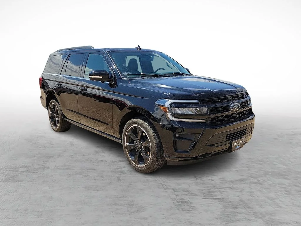 2023 Ford Expedition Limited's photo