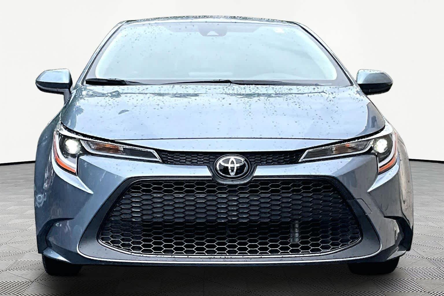 Used 2022 Celestite Toyota LE image 4