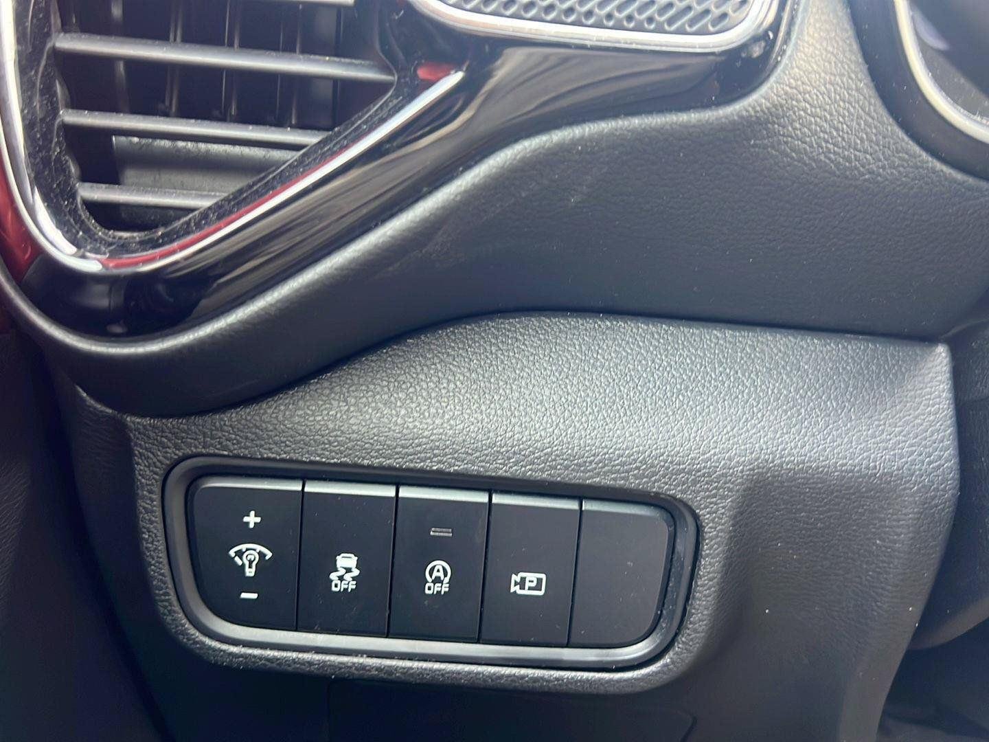 Used 2023 Snow White Pearl Kia GT-Line image 15