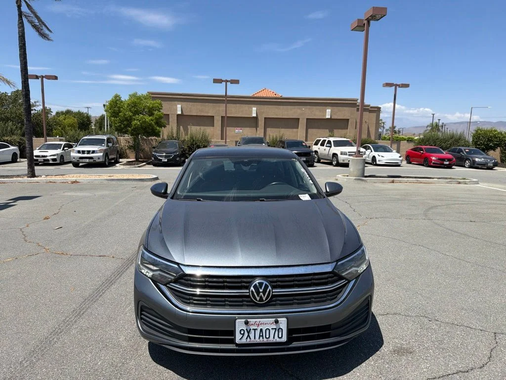 Used 2024 Gray Volkswagen 1.5T SE image 3