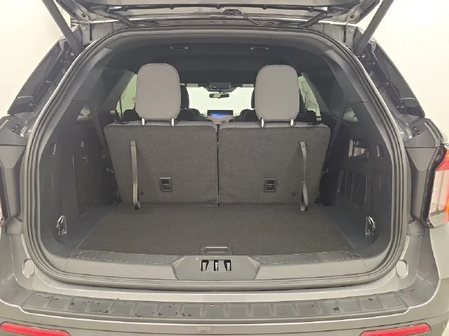 New 2027 Carbonized Gray Metallic Ford Active image 17