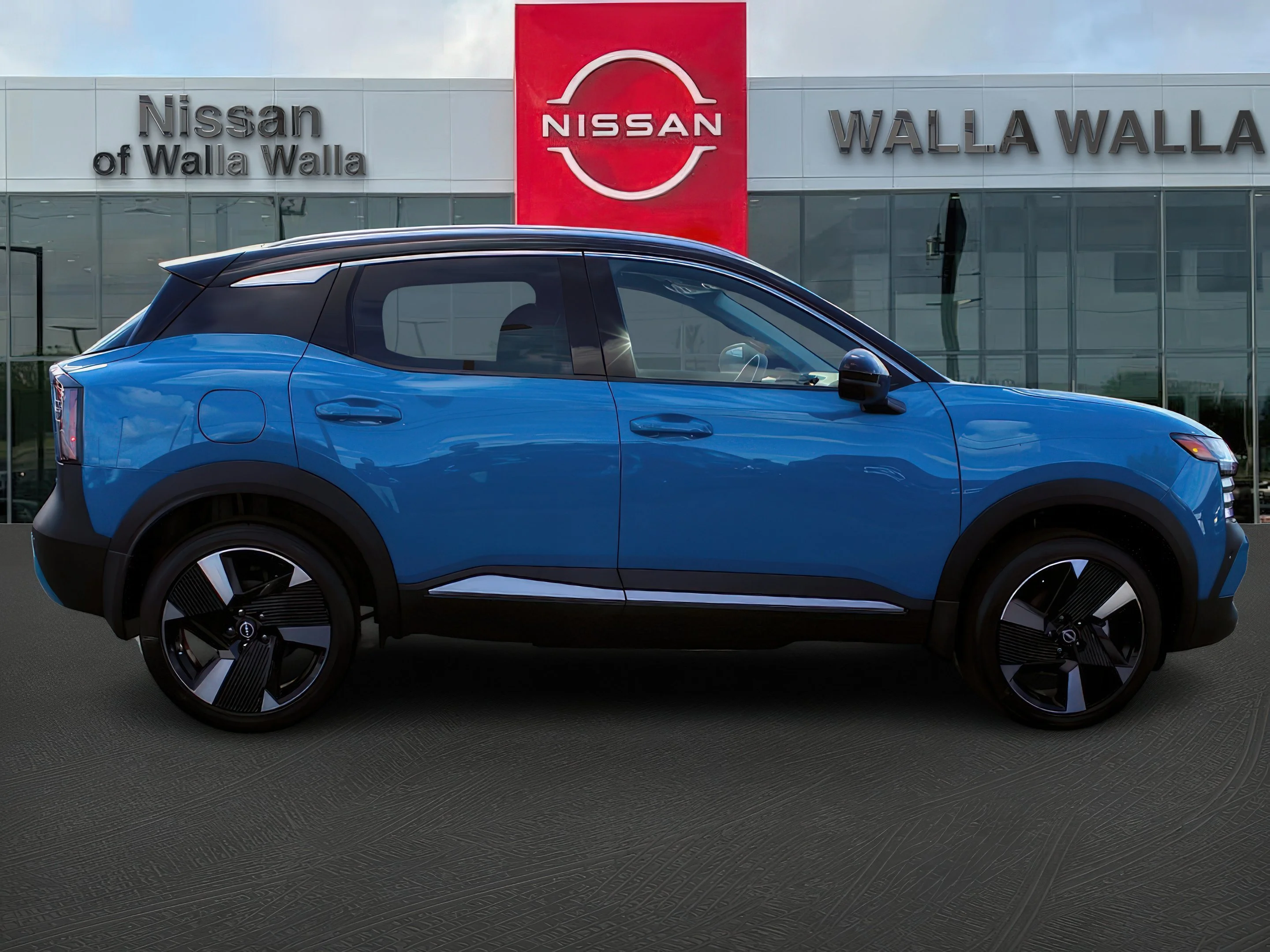 New 2026 Arctic Ice Blue Metallic / Super Black Two-tone Nissan SR image 8