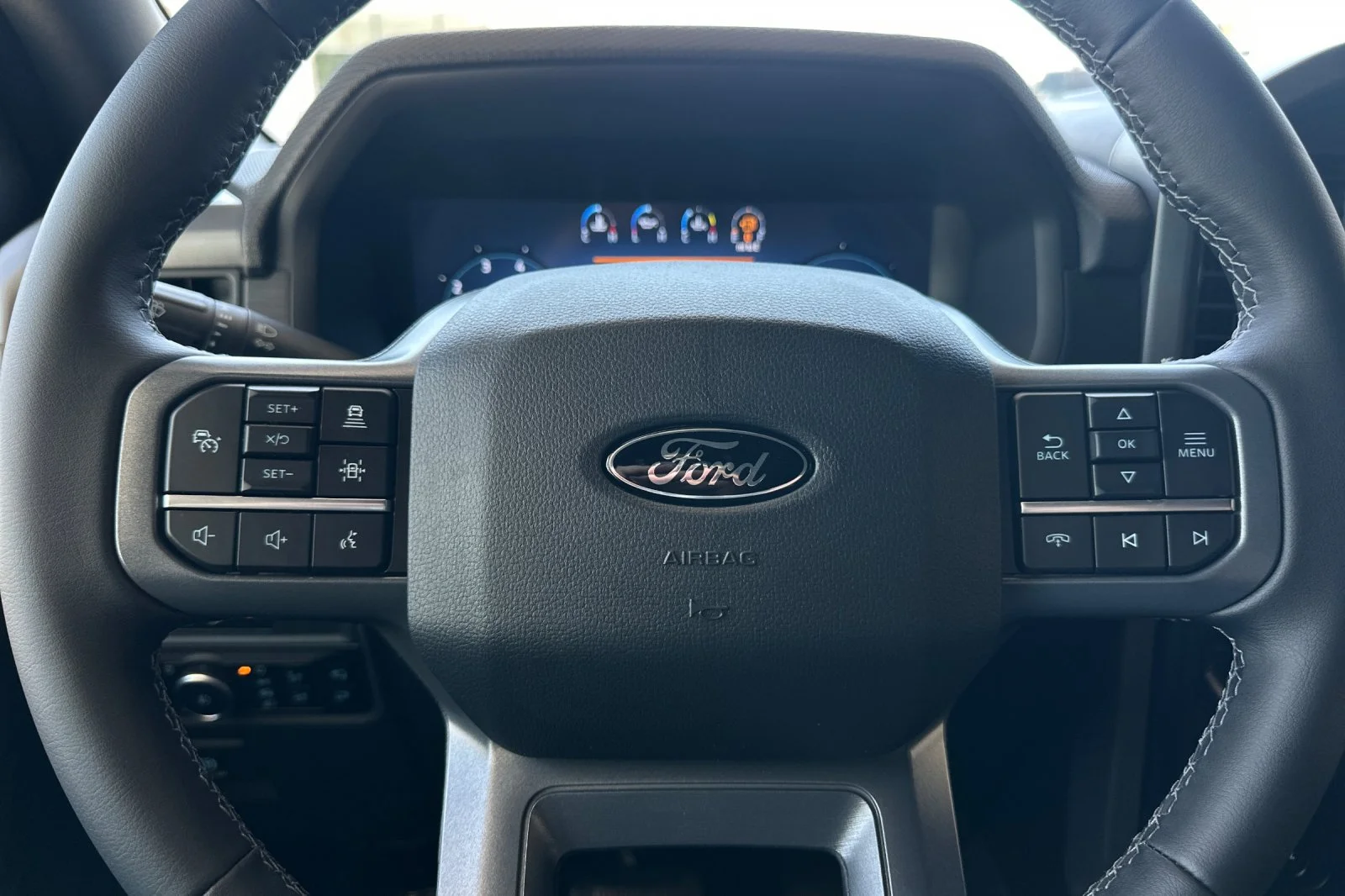 New 2026 Agate Black Metallic Ford XLT image 22