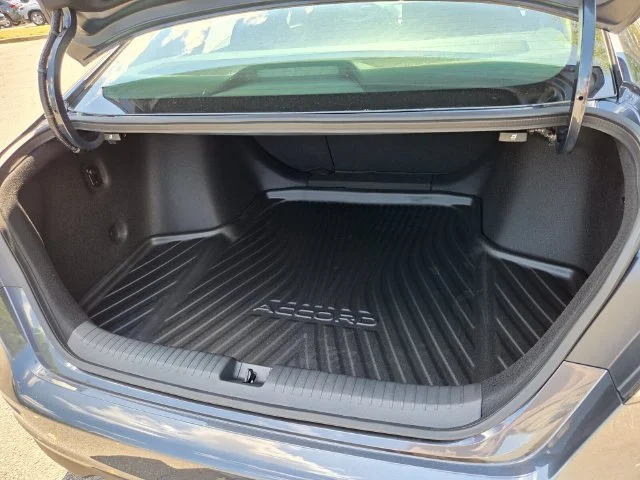 New 2026 Meteorite Gray Metallic Honda SE image 13