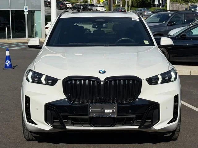 Certified Used 2024 Alpine White BMW xDrive40i image 2