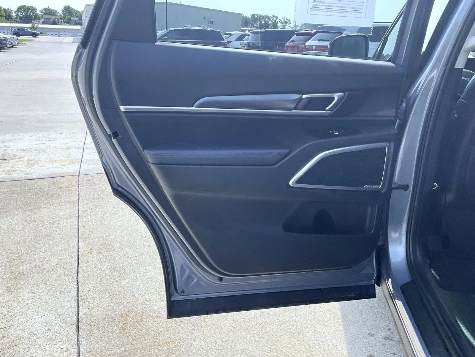 Used 2025 Silver Kia S image 18