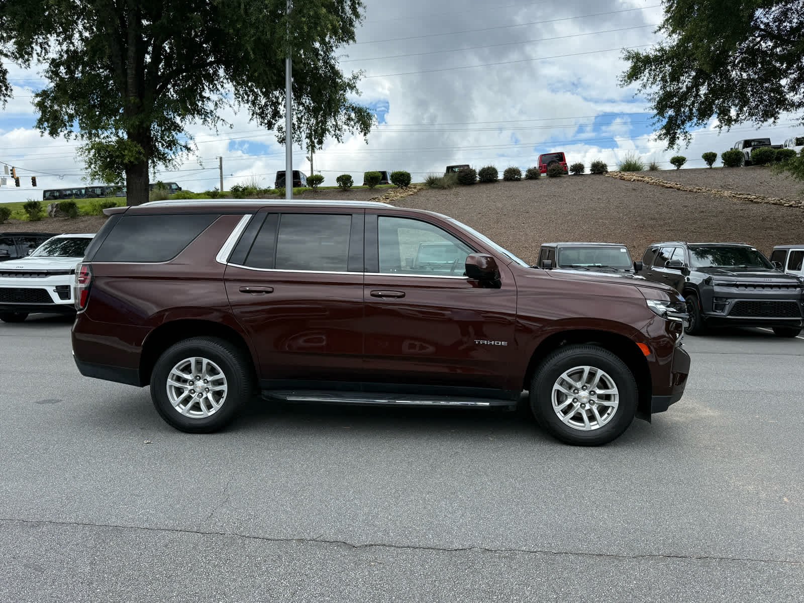 Used 2023 Auburn Metallic Chevrolet LT image 6