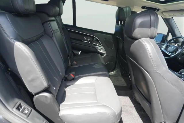 Used 2023 Gray Land Rover SE image 22