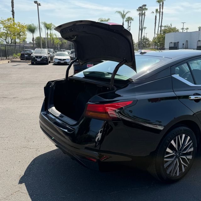 Used 2024 Black Nissan 2.5 SV image 8