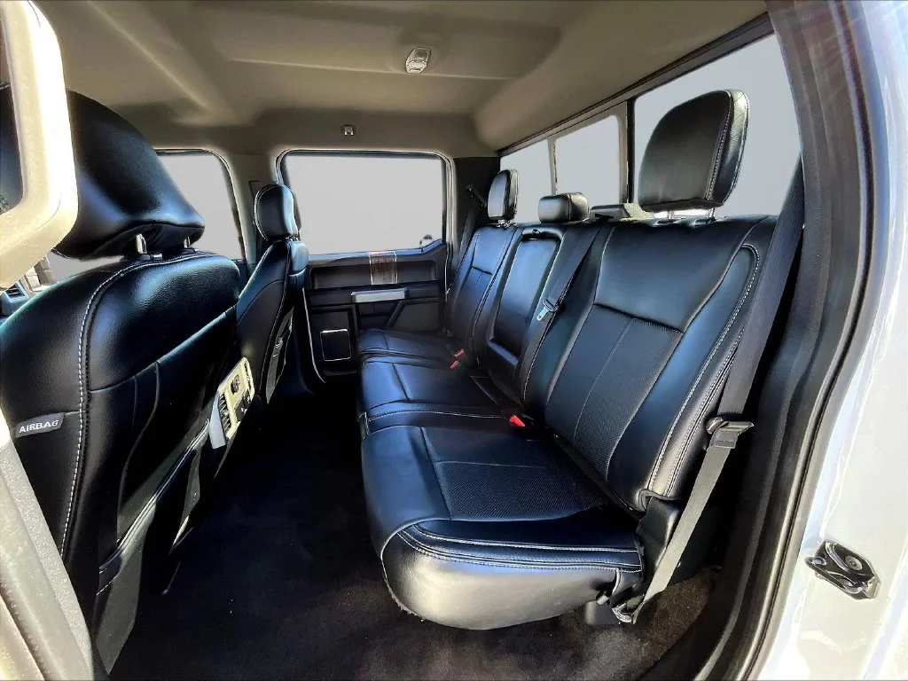Used 2020 Oxford White Ford Lariat image 26