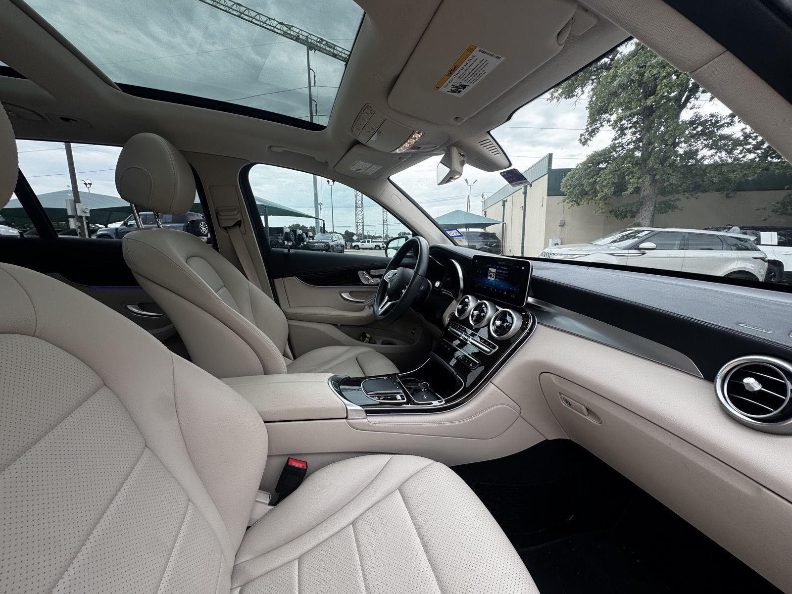 Used 2020 Mojave Silver Metallic Mercedes-Benz GLC 300 SUV image 13